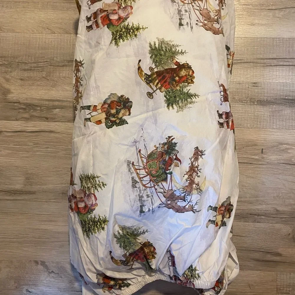 Pottery Barn Full Fitted Sheet Nostalgic Santa Clause Print